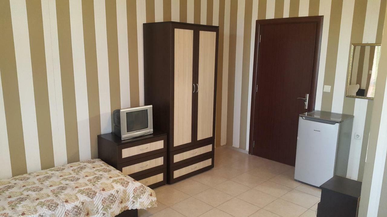 На Гости При Силвия Obzor Exteriör bild